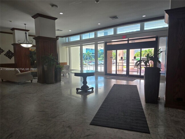 Foto del edificio - 3505 S Ocean Dr