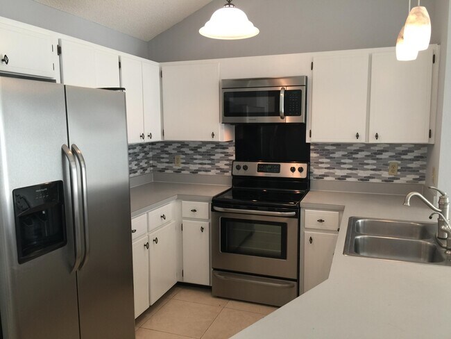 Foto del edificio - 3065 Yorktown Cir