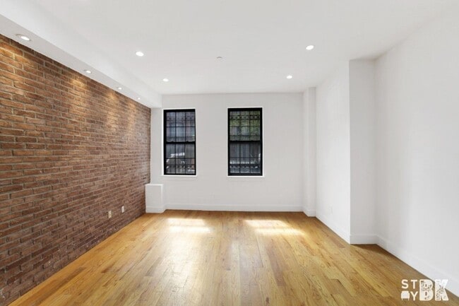 Building Photo - 41 Lexington Ave