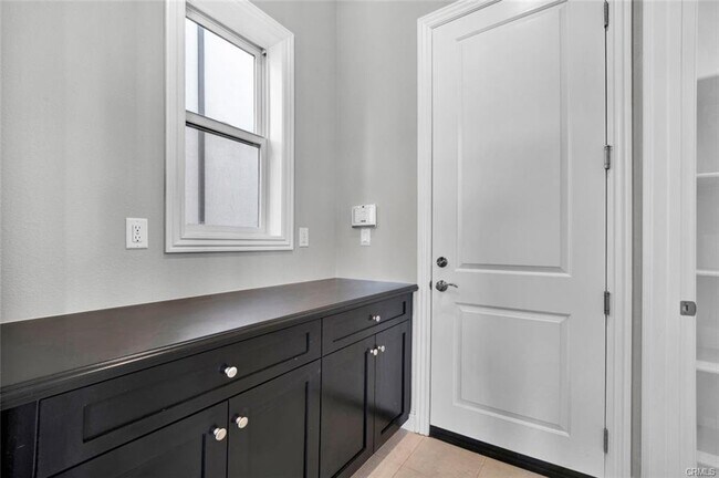 Building Photo - 20144 Marlow Lane, Los Angeles, CA 91326 -...