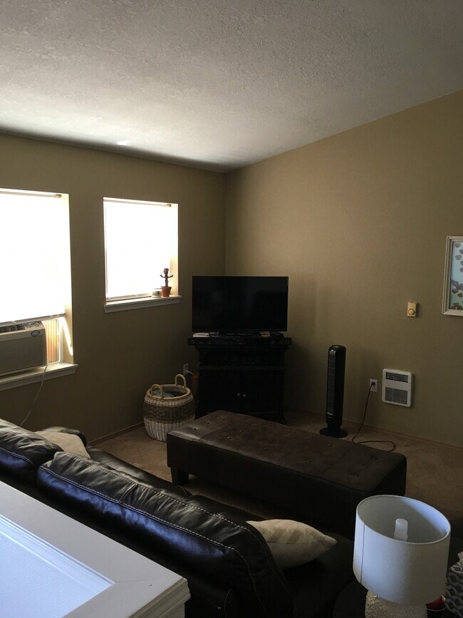 Foto del edificio - 712 Elliott Road