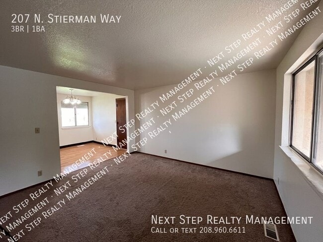 Building Photo - 207 N Stierman Way