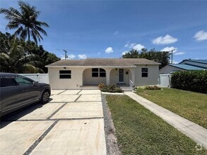 Building Photo - 6391 SW 39th St
