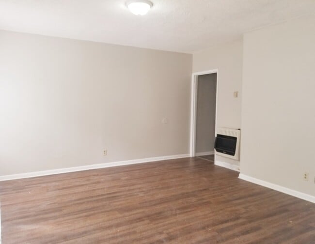 Building Photo - 3308 Bradley St SW