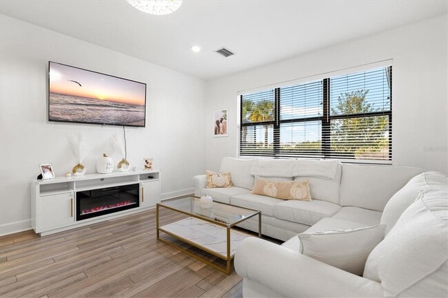 Building Photo - 16235 Pine Mist Dr