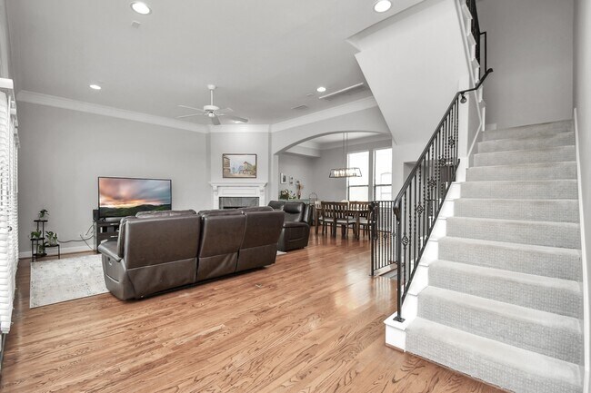 Building Photo - 5443 Kansas St