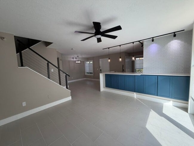 Building Photo - 117 Yacht Club Way