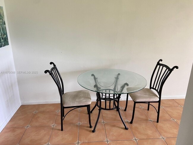 Foto del edificio - 8 Fanshaw Dr