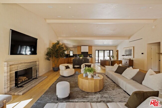 Foto del edificio - 8628 Edwin Dr