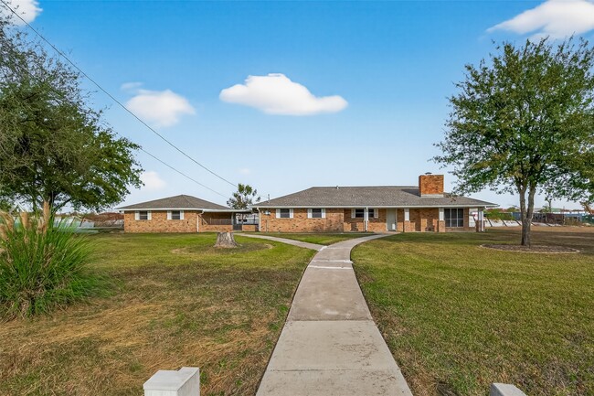 Foto del edificio - 10645 Oak Brook Dr