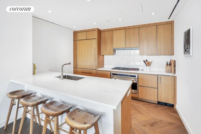 Foto del edificio - 211 W 14th St