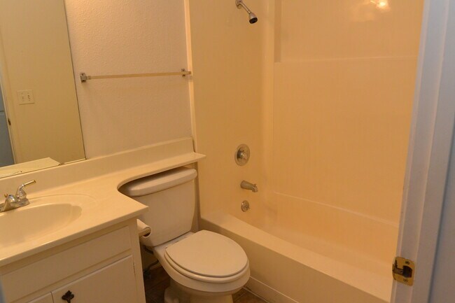 Building Photo - 1809 S Julieann Ct