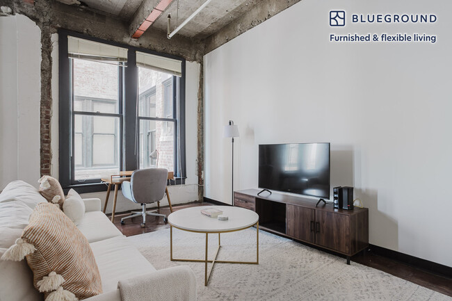 Foto del edificio - 408 S Spring St