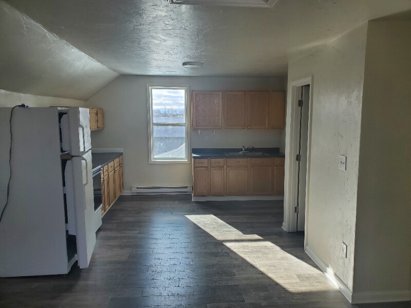Building Photo - 101 E Hosmer St