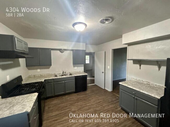 Foto del edificio - SECTION 8 ELIGIBLE 5 BEDROOM!