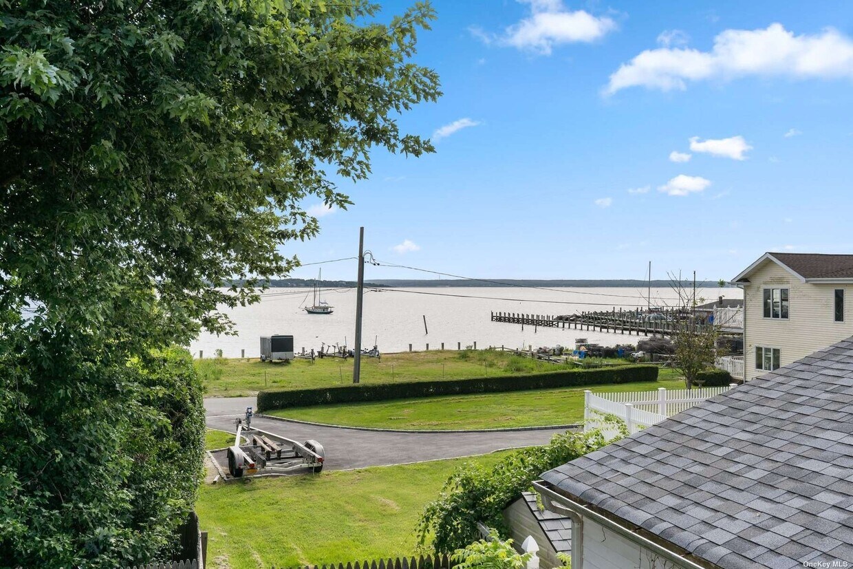 1250 2nd St, New Suffolk, NY 11956 House Rental in New Suffolk, NY