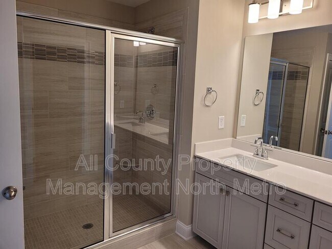 Building Photo - 708 Mulberry Walk