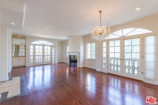 Building Photo - 9848 Vidor Dr