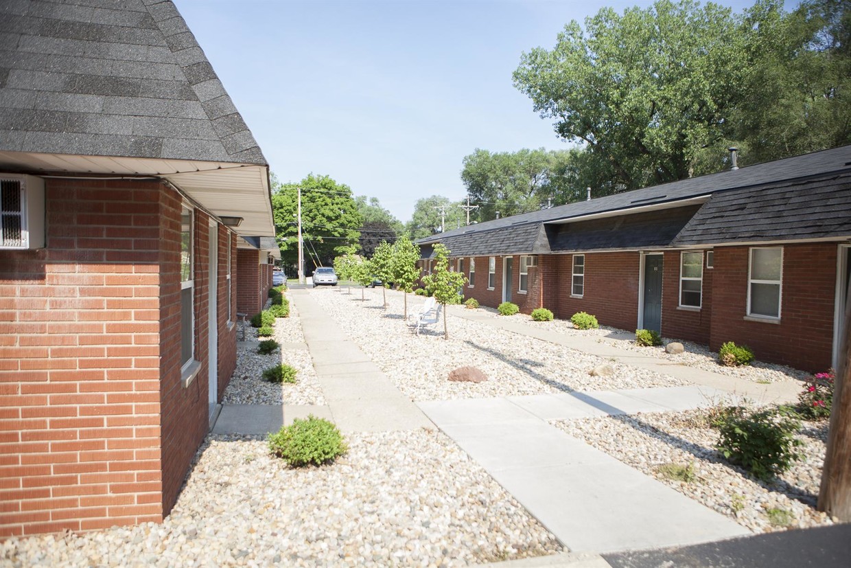 Primary Photo - Meadows Apartments