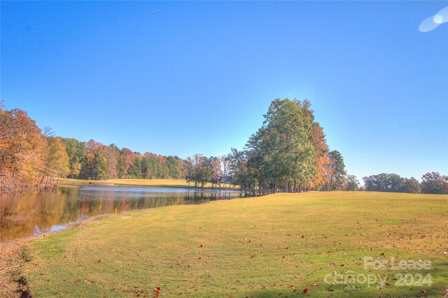 Foto del edificio - 1626 Emerald Lake Dr