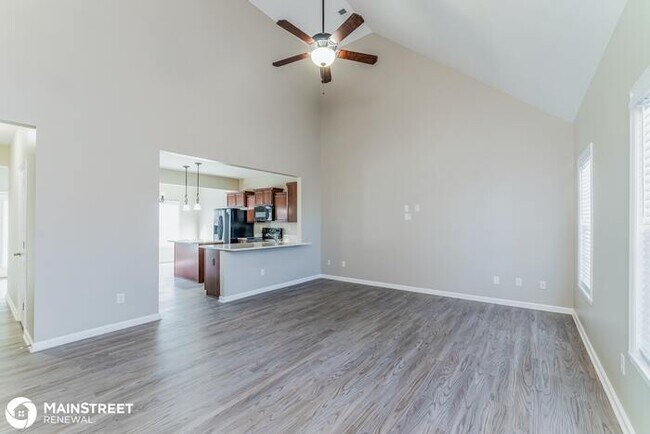 Foto del edificio - 2218 Somersly Pl, Buechel, KY 40245