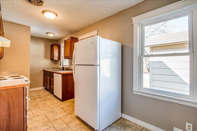 Foto del edificio - Spacious Townhome in Southeast Wichita