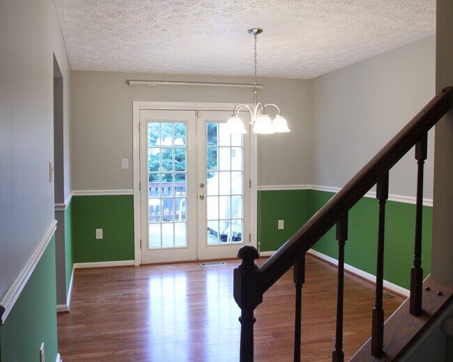 Building Photo - 8951 Waldren Way