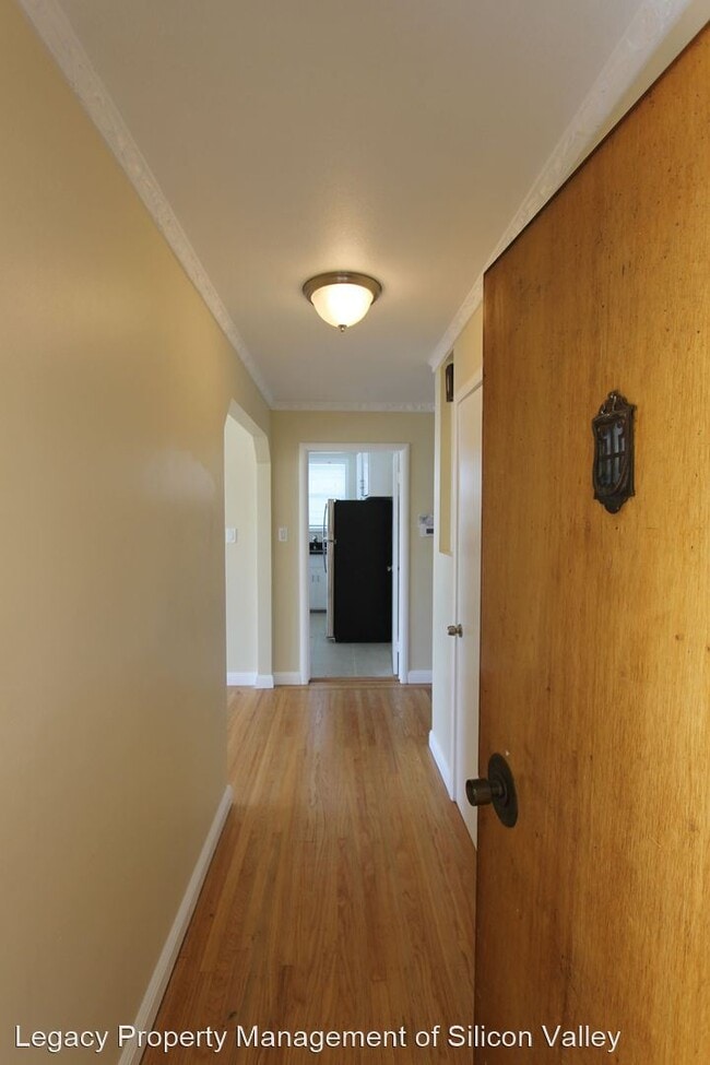 Building Photo - 3 br, 2 bath House - 120 Schwerin St