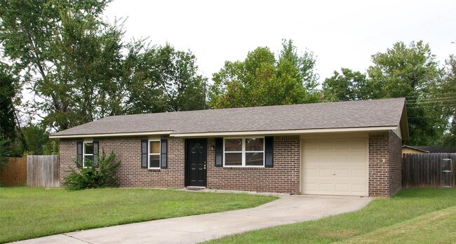 Building Photo - 113 Goff Cir