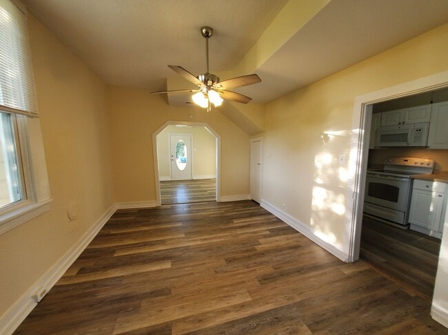 Foto del edificio - 398 Catlett Mountain Rd