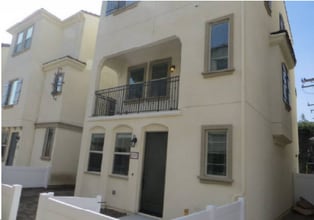Building Photo - 2282 W Anacasa Way