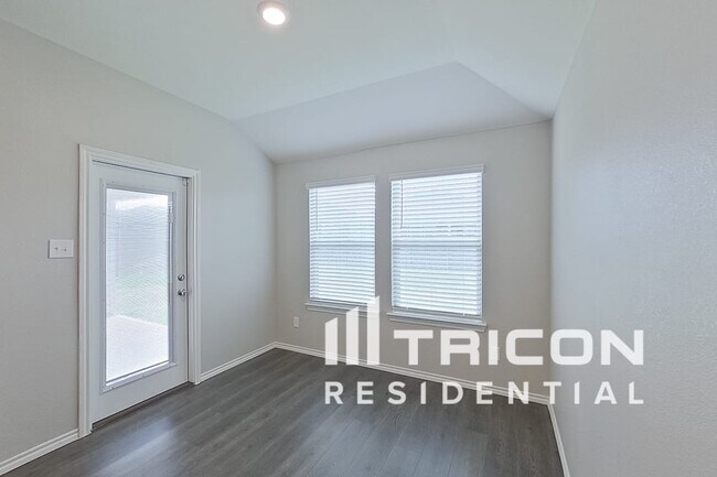 Foto del edificio - 848 Glover Dr