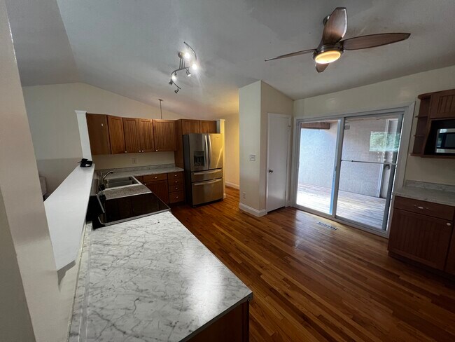 Foto del edificio - 10999 Bradshaw St
