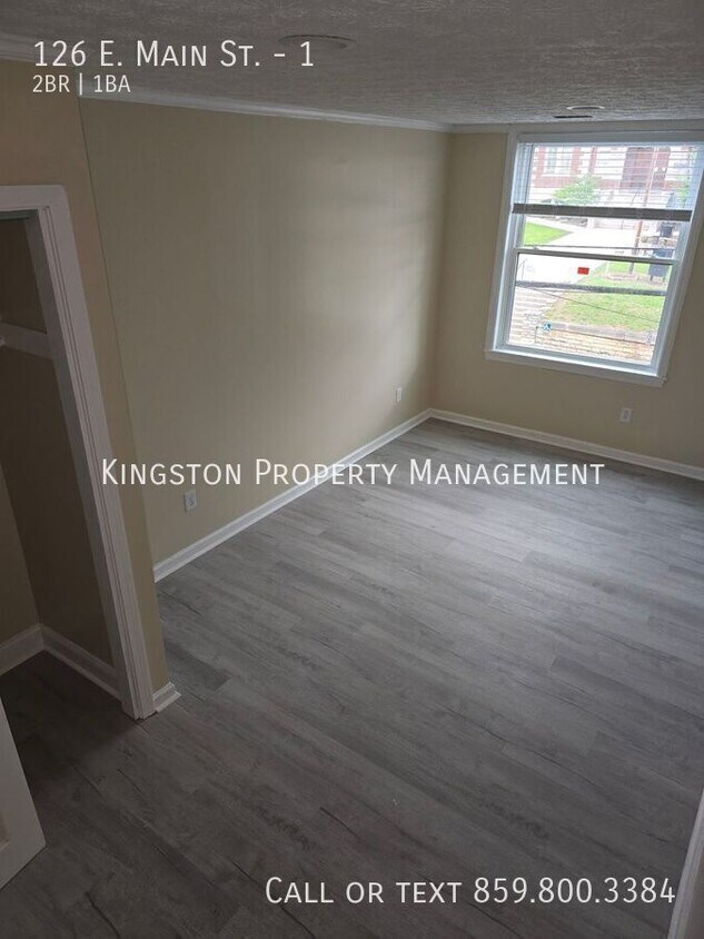Primary Photo - 126 E Main St