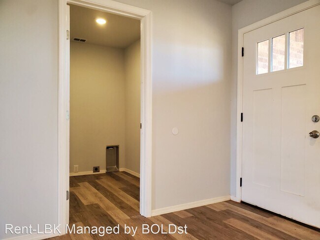 Foto del edificio - 3 br, 2 bath House - 8405 10th Pl.