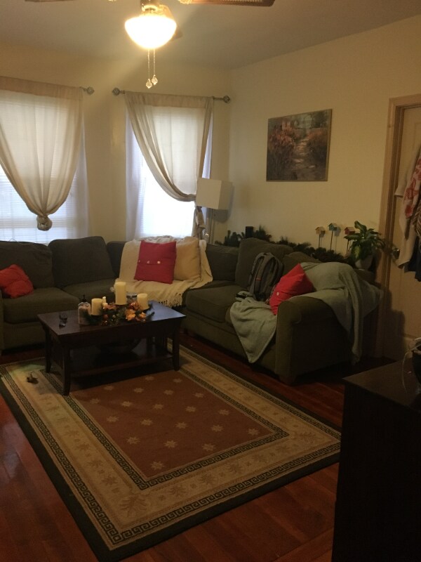 Foto principal - 381 Pine St