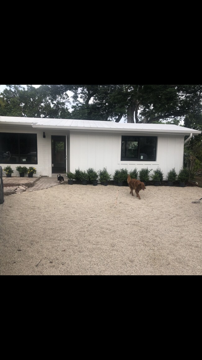 Building Photo - 446 Largo Ave