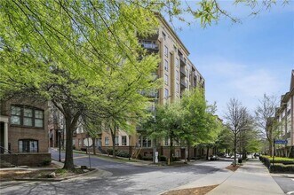 Building Photo - 711 Cosmopolitan Dr NE