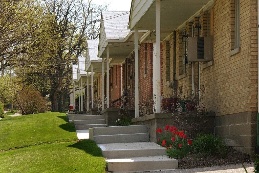 Primary Photo - Rosamond Apartments