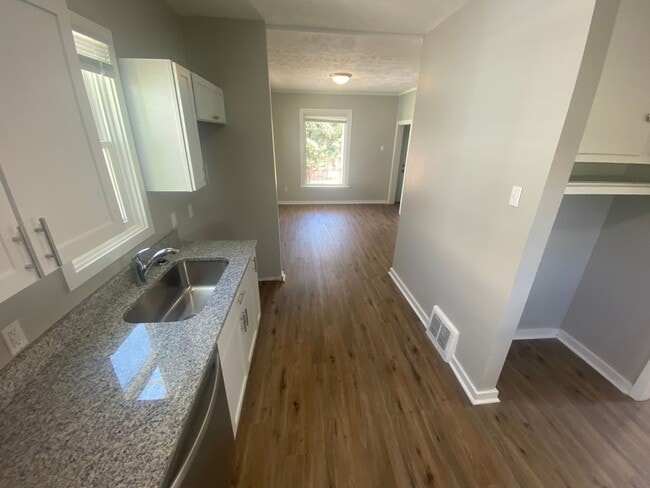 Foto del edificio - Renovated 2 Bed 1 Bath House