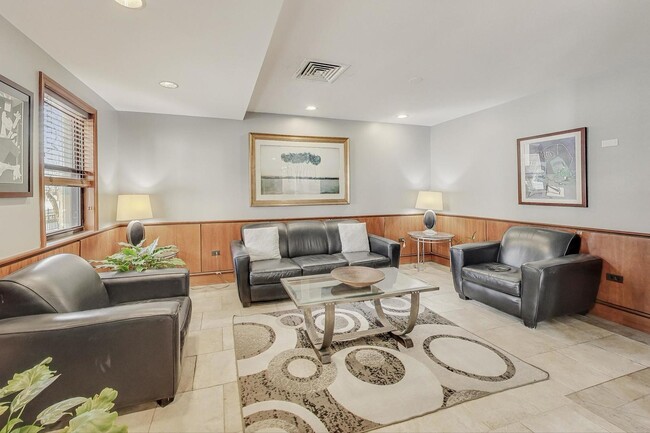 Foto del edificio - 6030 N Sheridan Rd