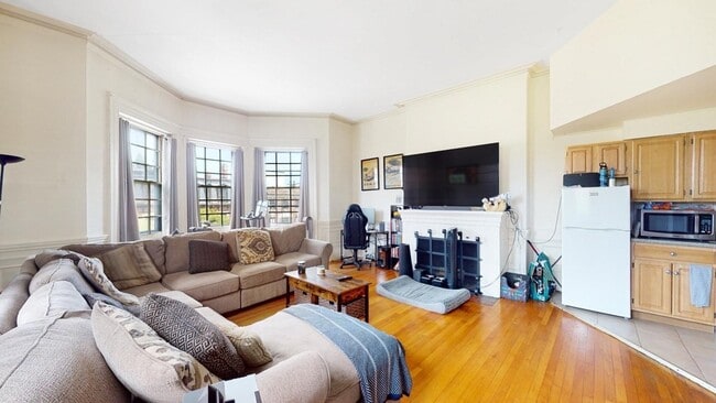 Building Photo - 1 Gloucester St