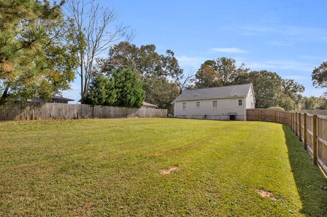 Foto del edificio - 1296 Diamond Ave SE