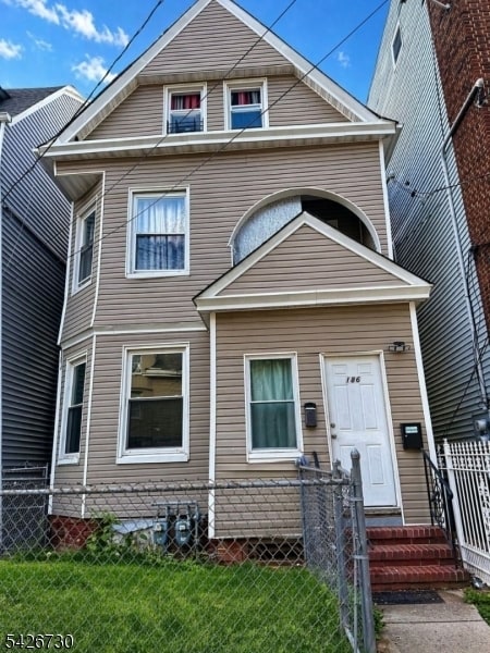 Building Photo - 186 3rd St