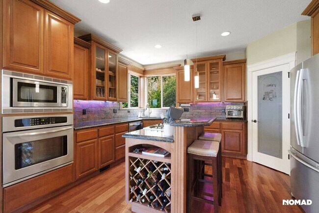 Building Photo - Spacious 5BR House in Vancouver