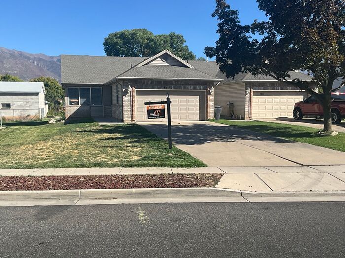 Primary Photo - Twin Home 7 Bedrooms 3 Full baths- 2 Car g...