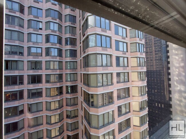 Building Photo - East 39th Street