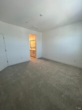 Building Photo - 426 Semillon Ln