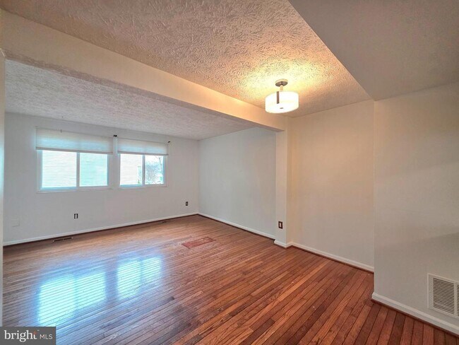 Building Photo - 8568 Koluder Ct