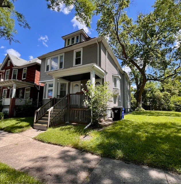 Foto principal - 2544 Canton St